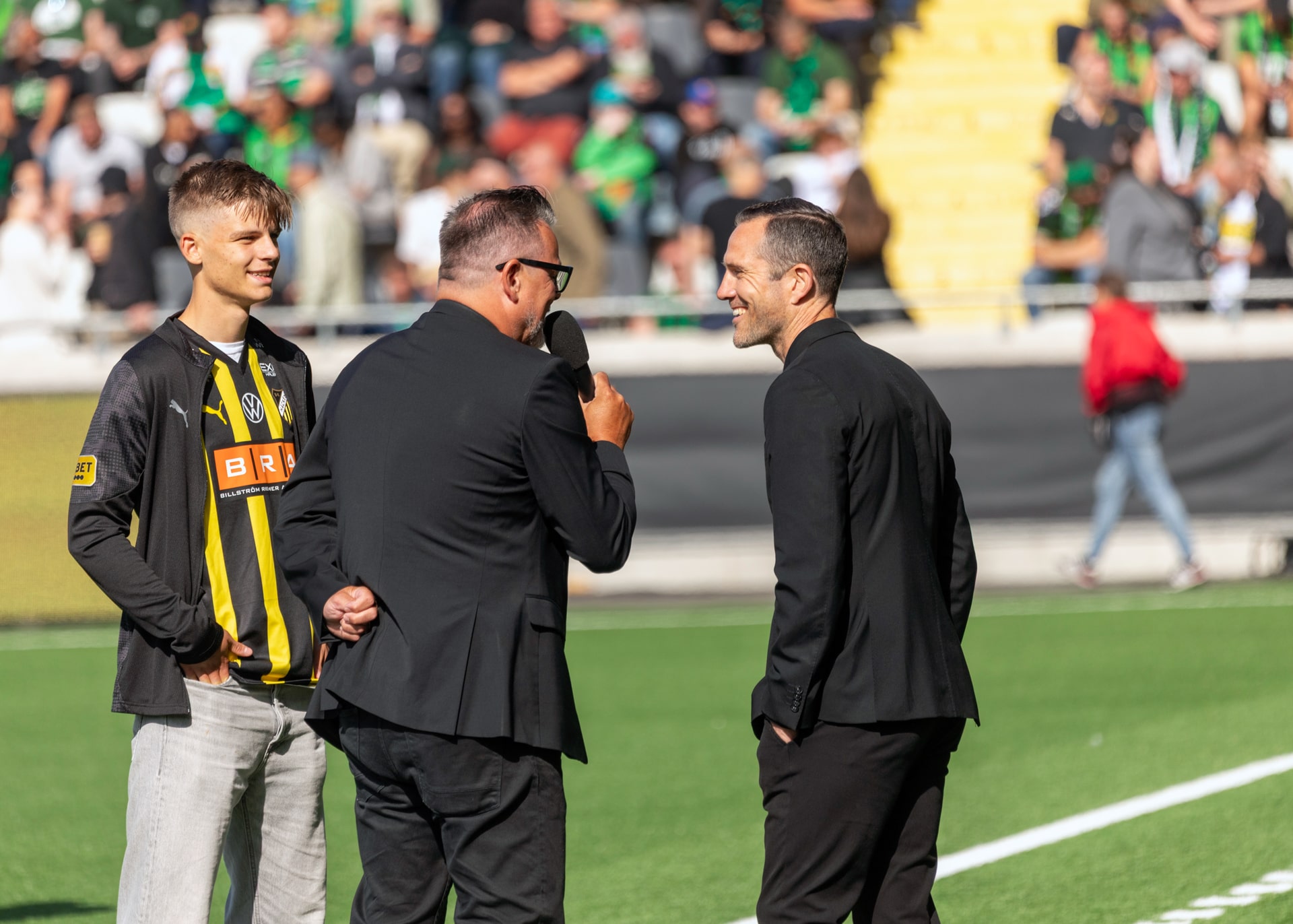 Adrian Svanbäck klar för Häcken
