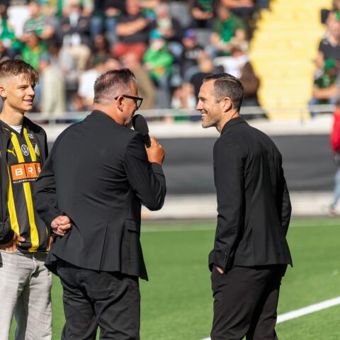 Adrian Svanbäck klar för Häcken