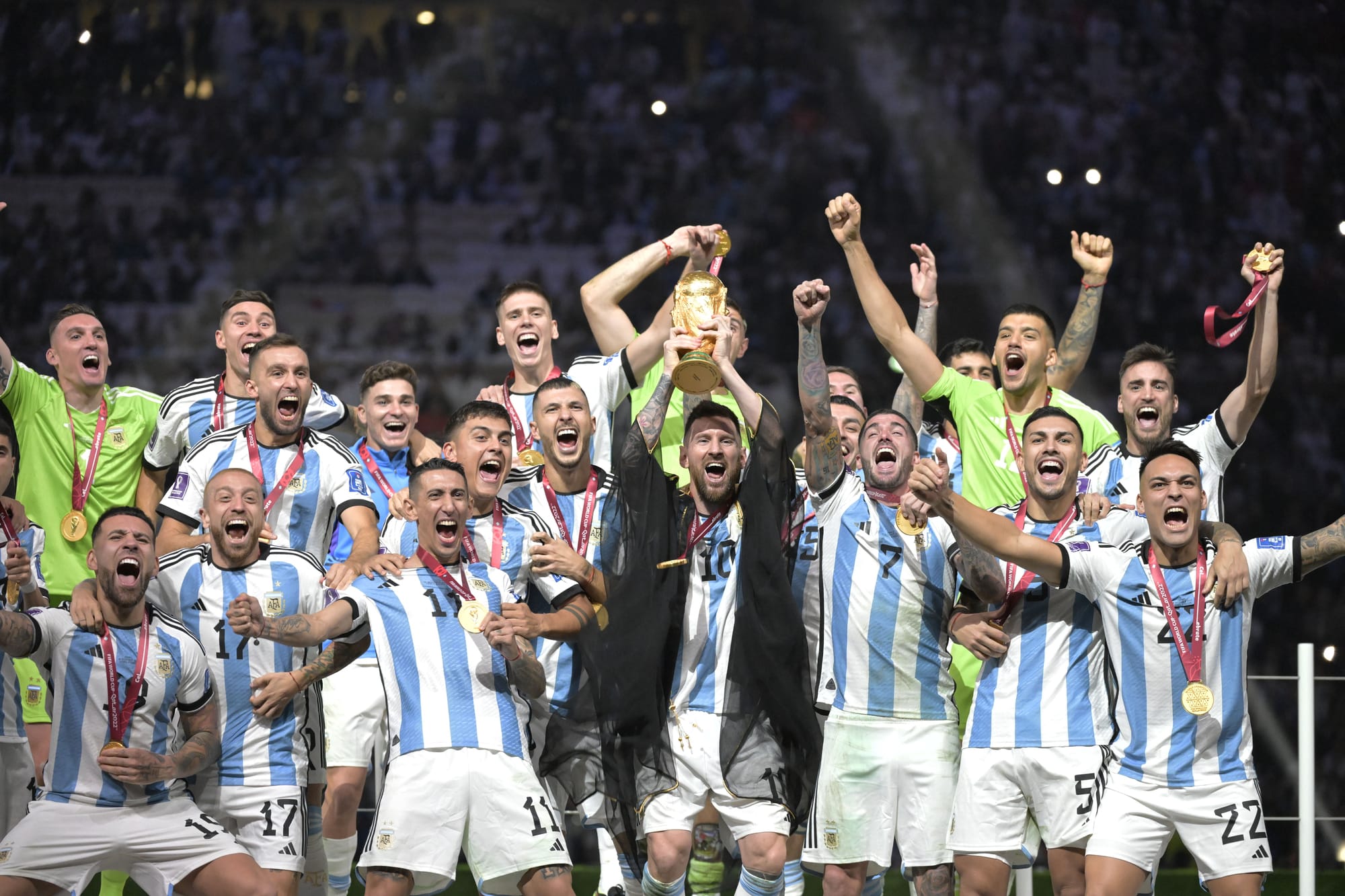 Det argentinska laget firar VM-guldet 2022