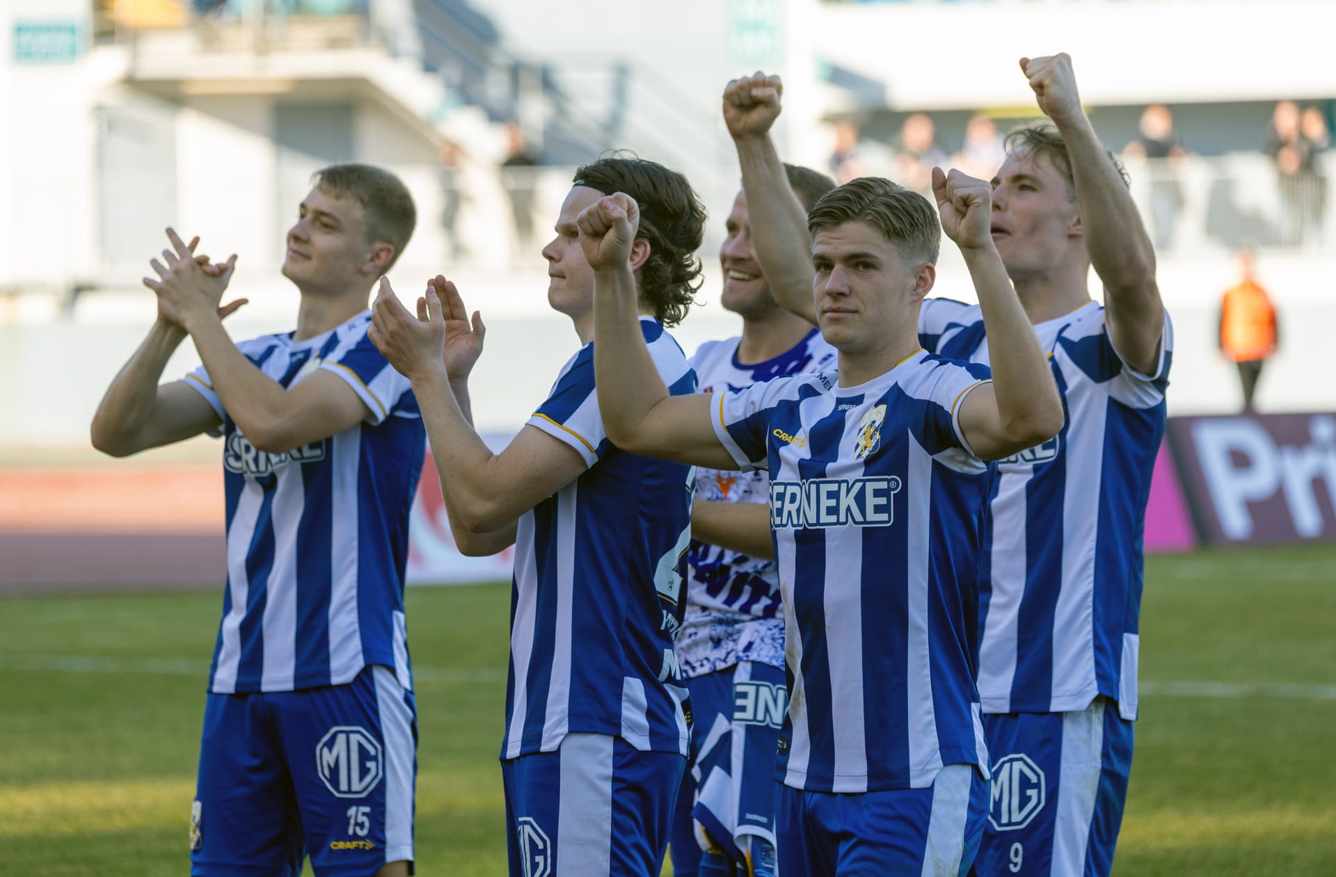 Spelarna i IFK Göteborg firar segern mot Hammarby.