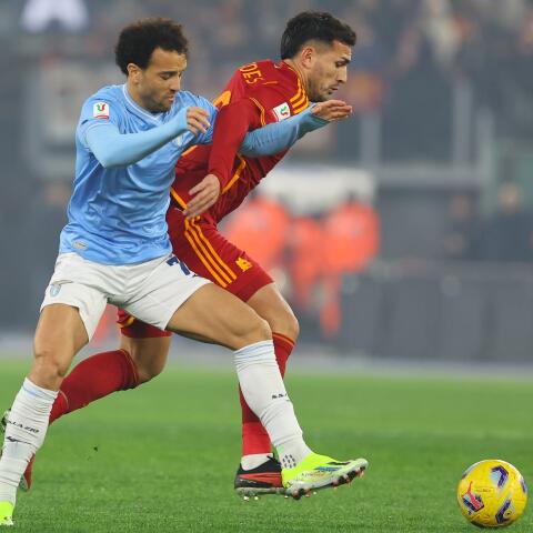 Roma mot Lazio i ett hett Romderby 2024.
