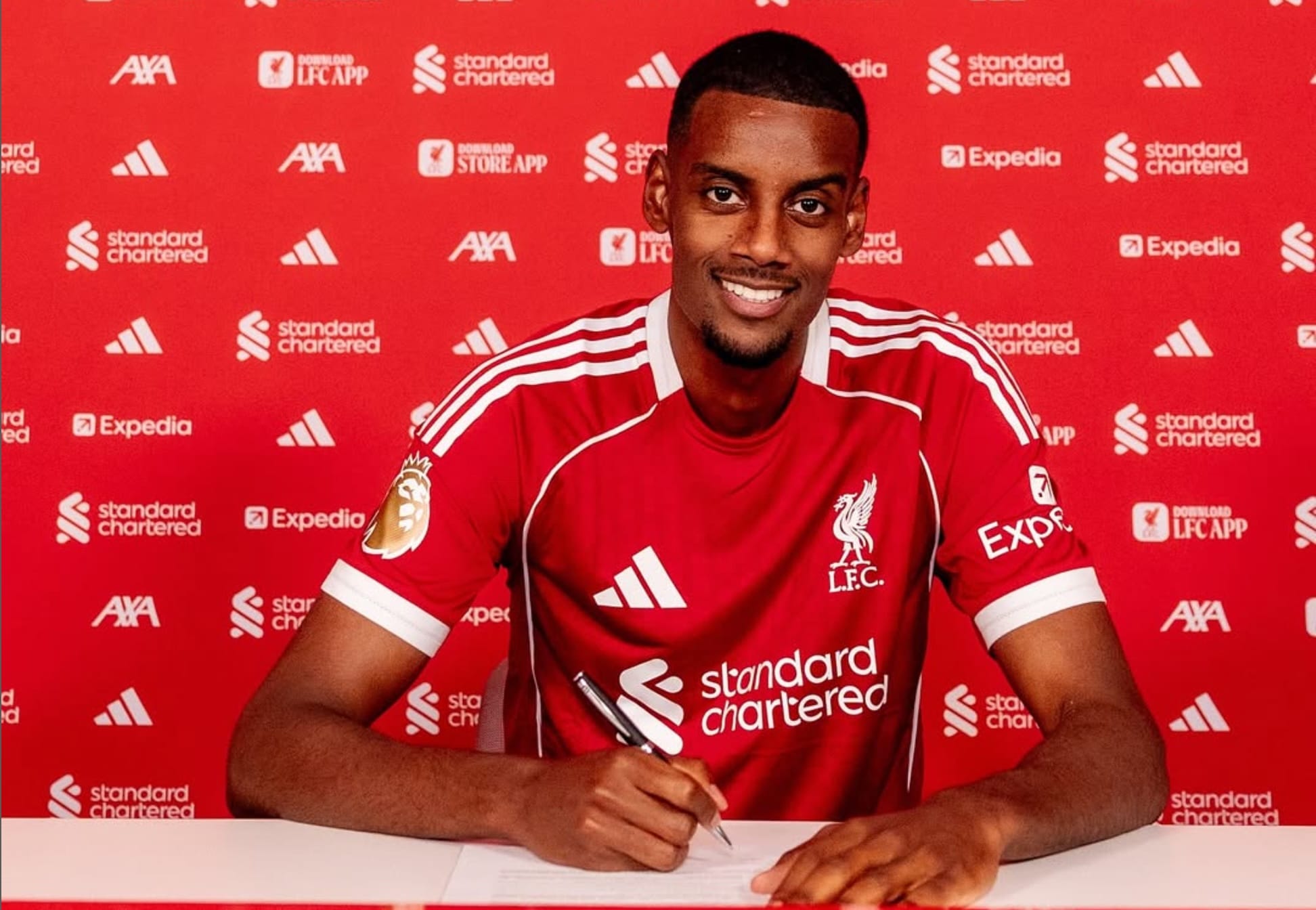 Isak kliver in som en av Liverpools högst betalda spelare