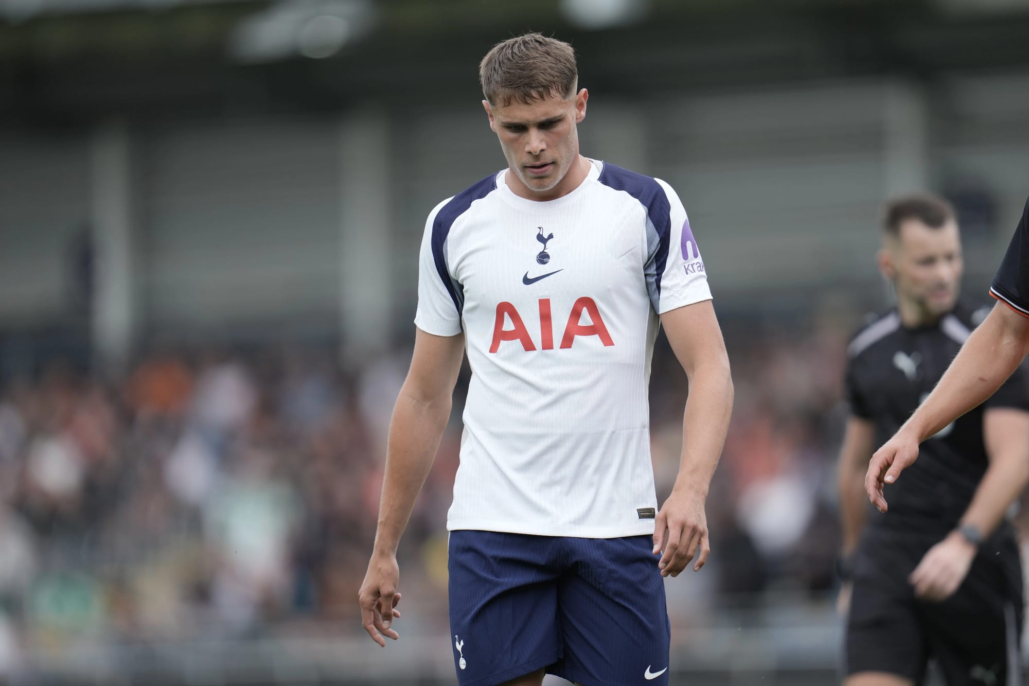 Micky van de Ven i Tottenham