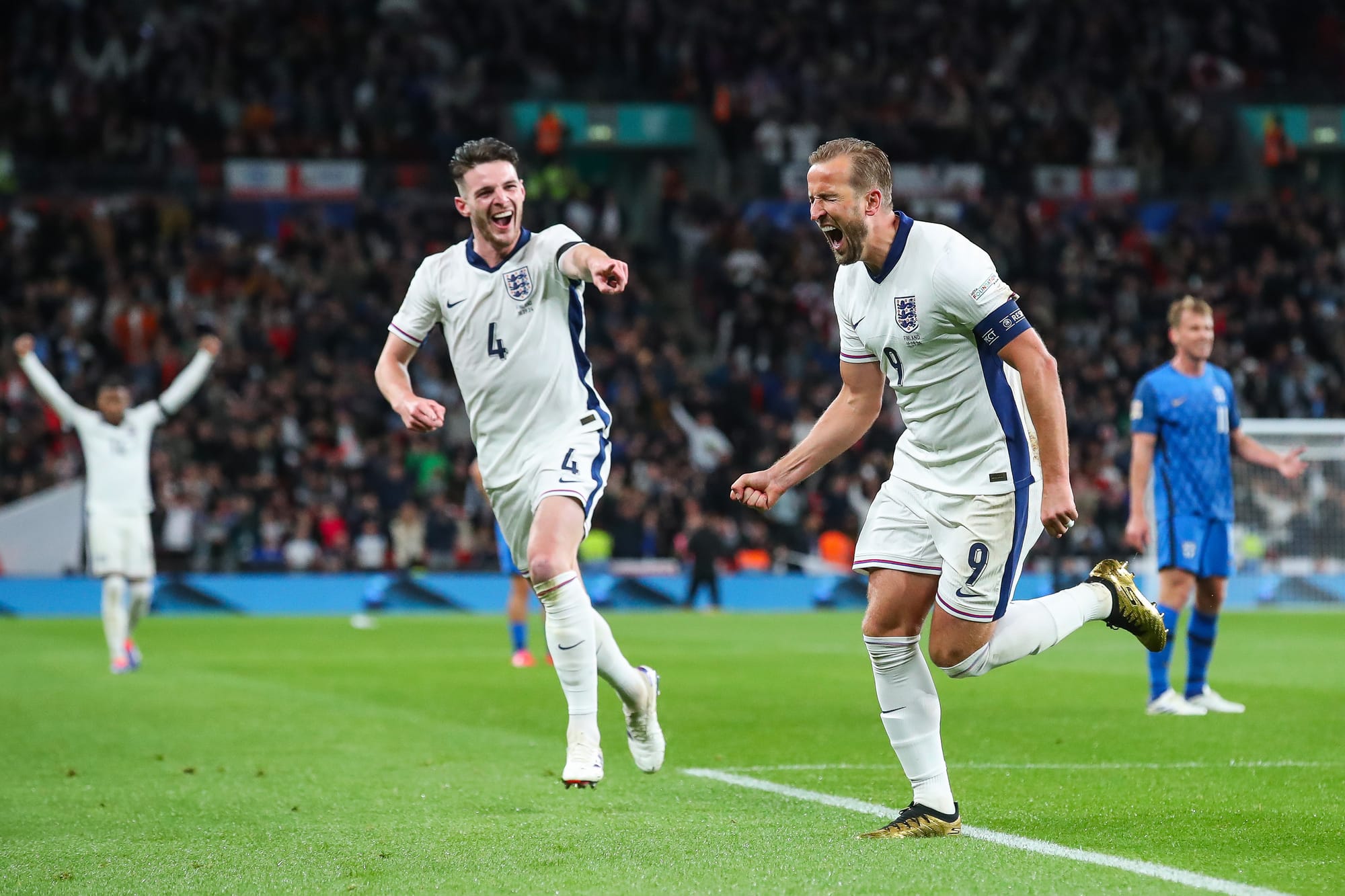 Declan Rice och Harry Kane firar ett mål i Nations League 2024.